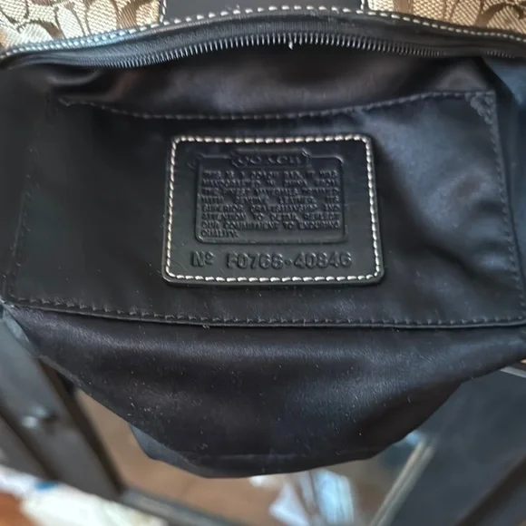 ๐๐ป๐๐คCoach Brown and tan mini Bag with Signature - Picture 12 of 15